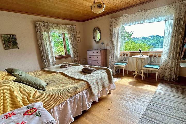 Waterfront villa in Långstrandsudd: Panoramic views, private sauna, and dock in Arcipelago di Stoccolma