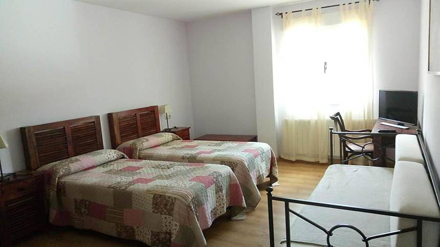 Hostal Rural los Alisos in Navalonguilla, Provincia de Ávila