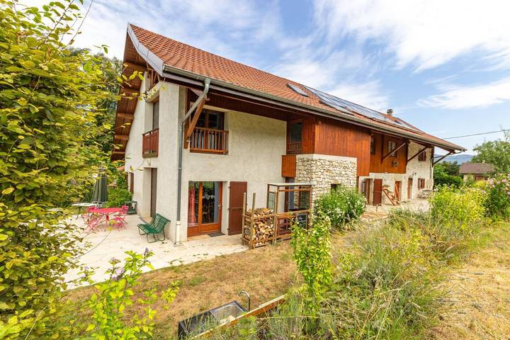 Gîte pour 6 personnes, avec jardin et terrasse