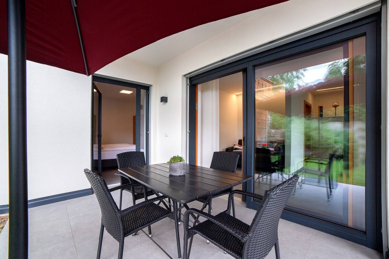 Ganze Wohnung, Ferienwohnung 'Lagrein' mit Bergblick, privater Terrasse und Wlan in Marling, Ortleralpen