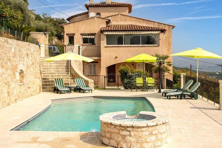 Ganze Ferienwohnung, Ferienwohnung mit privatem eingezäuntem Pool in St-Jeannet in Saint-Jeannet, Mittelmeerküste (Frankreich)