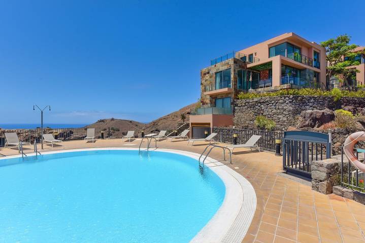Holiday rental for 6 people, with Terrace and Garden as well as Pool in Salobre