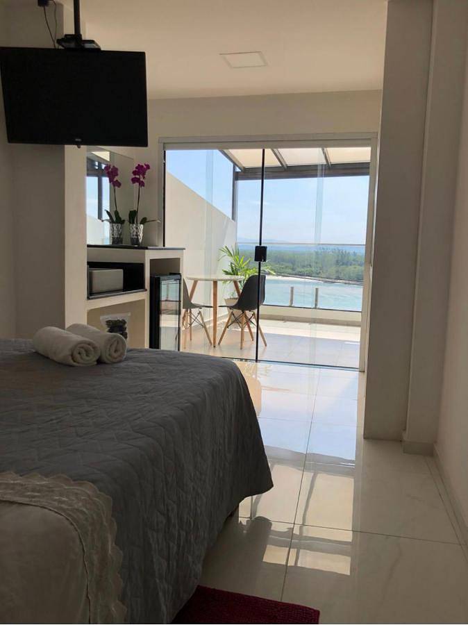 Pousadas para 3 pessoas, com vista e piscina e ainda jardim em Guaratiba