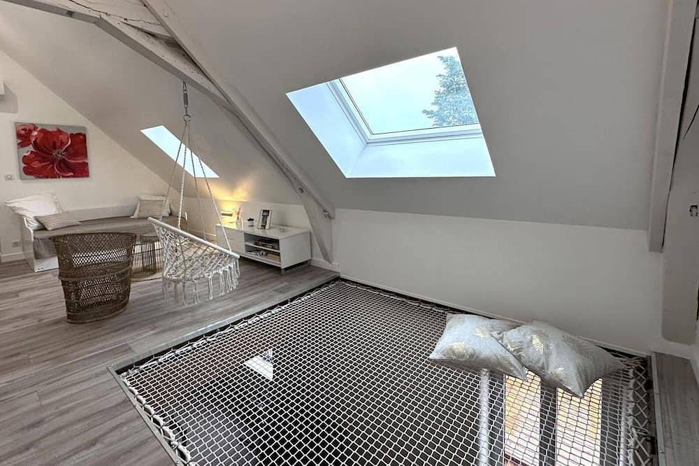 Gîte rural rénové en Bourbonnais avec terrasse, jardin, cheminée et accès Pmr in Bourbon-l'Archambault, Allier (desambiguación)