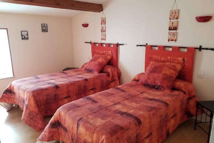 Location de vacances pour 6 personnes, avec jardin, animaux acceptés à Saint-Hilaire-la-Palud - 4