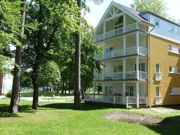 Ferienwohnung für 4 Personen, mit Balkon und Whirlpool in der Rostocker Heide