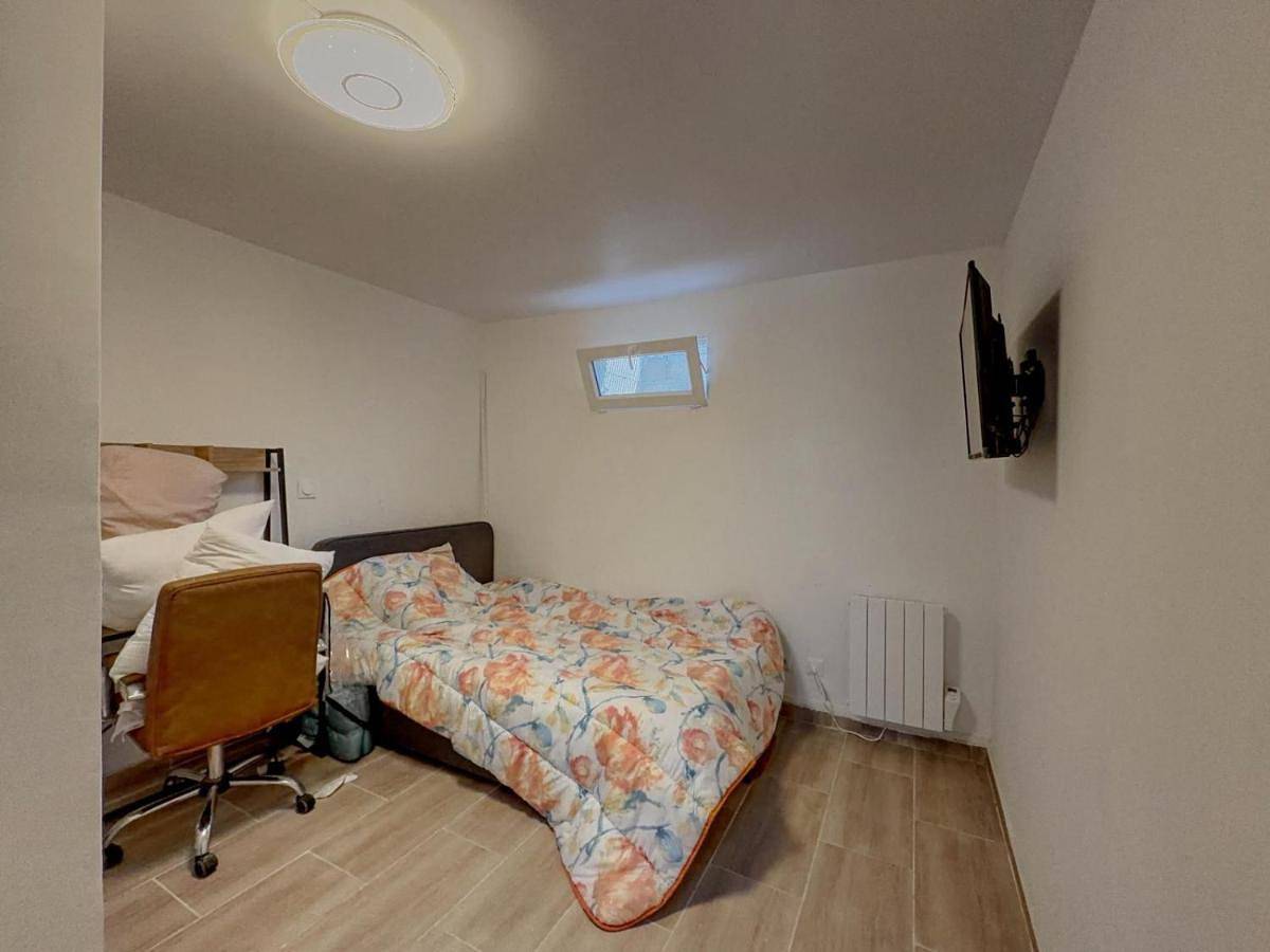 Appartement entier, Studio 15 min de Paris, 5 minutes à pieds Rer dans zone pavilonnaire in Bondy, Seine-Saint-Denis