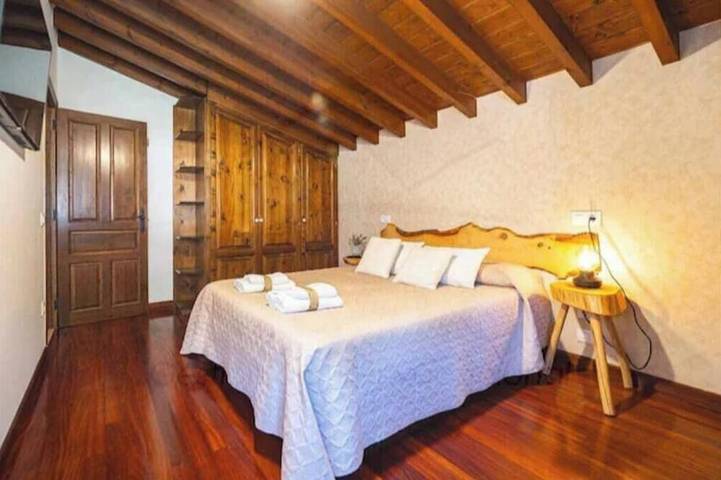 The House Azul of Perlleces. Full house surrounded by nature in Cangas de Onis in Cangas de Onís, Côte Cantabrique