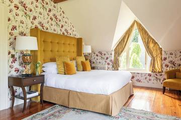 Holiday Rental for 28 People in Dundalk, County Louth, Photo 1