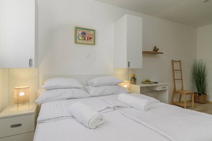 Chambre d’hôte pour 2 personnes, avec terrasse et vue, animaux acceptés à Trogir - 3