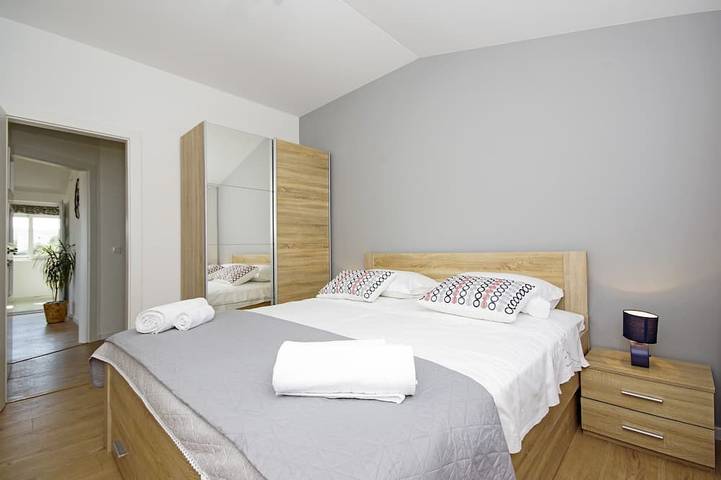 Villa Iva pour 14 personnes près de Split piscine privée et 7 chambres in Kastel Novi, Kaštela