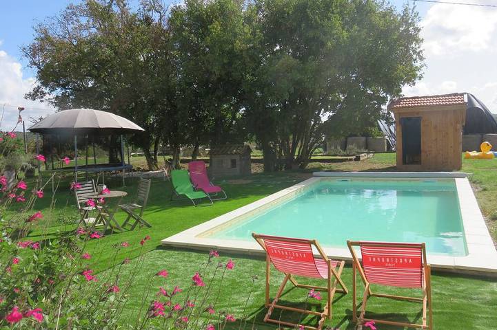 Location de vacances pour 8 personnes, avec Terrasse et Jardin à Ornézan