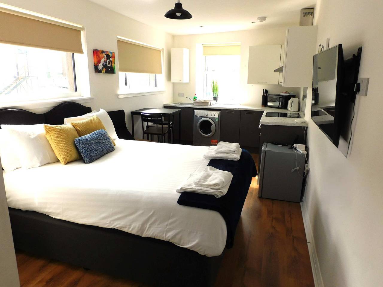 Ganze Wohnung, No 3 - Modern Studio Apartment in Lanark Town Centre in Süd Lanarkshire