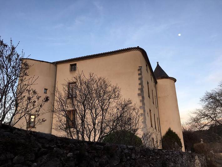 Château pour 18 personnes, avec piscine ainsi que terrasse et jardin, adapté aux familles dans l' Aude - 3