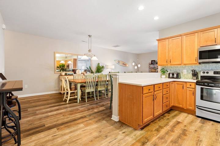 Vacation rental for 13 people, with balcony in Surfside Beach