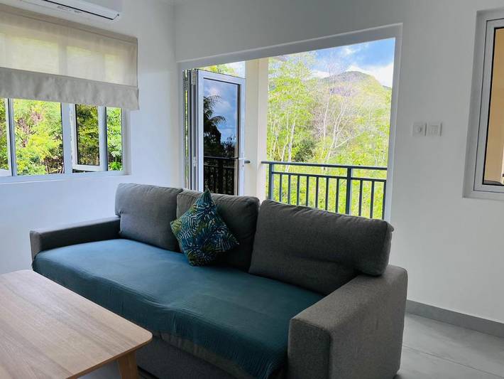 Gîte pour 4 personnes, avec vue et jardin dans Takamaka - 2