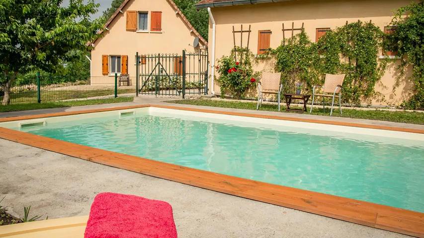 Location de vacances pour 8 personnes, avec jardin et piscine à Monbazillac