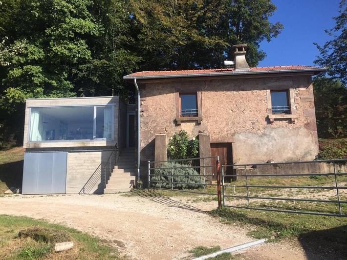 Location de vacances pour 4 personnes, avec vue et jardin ainsi que vue sur le lac et sauna à Saint-Colomban - 2