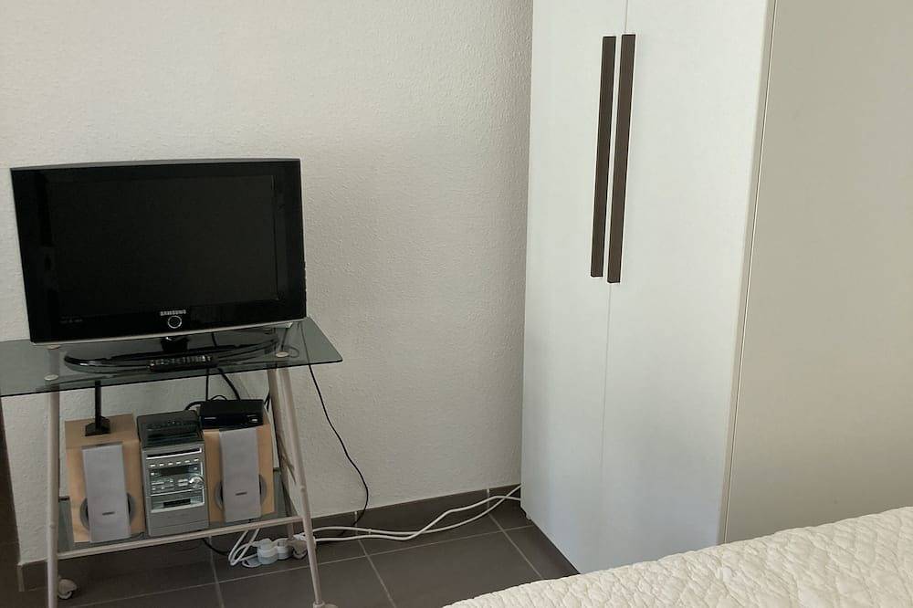 Appartement entier, Agréable studio climatisé dans résidence calme avec parking \n Promo septembre in Côte Vermeille, Collioure