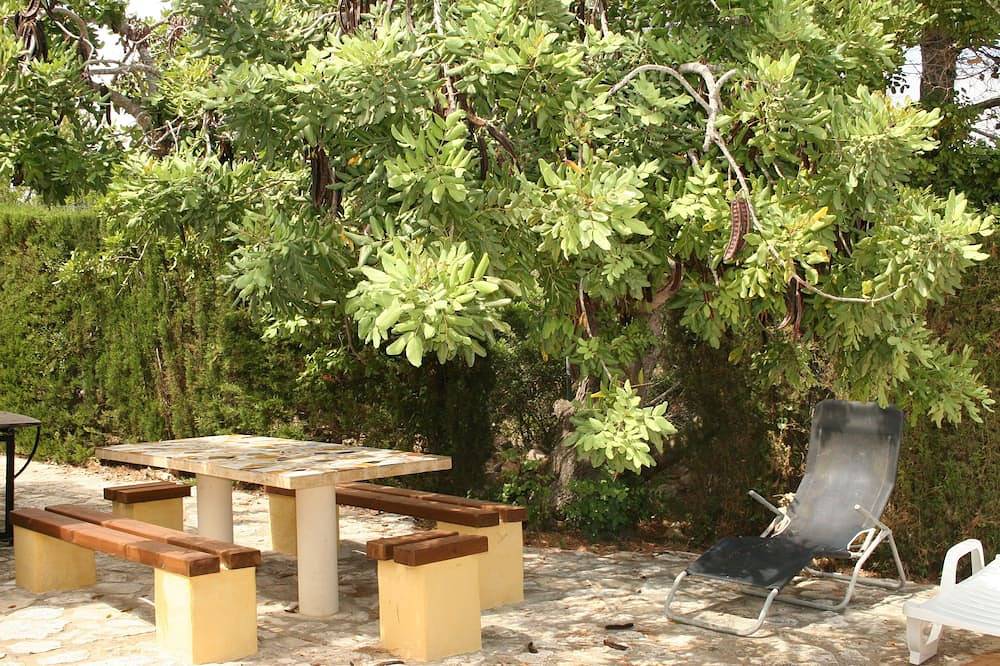 Bungalow 250m van de zee in het schaduwrijke dennenbos, ver van de toeristische drukte in Terres de l'Ebre, Costa Dorada