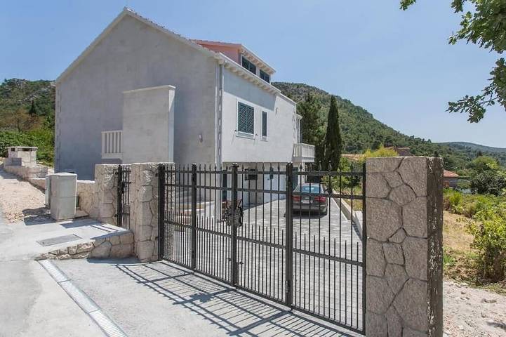 Villa for 22 people, with pets - 1