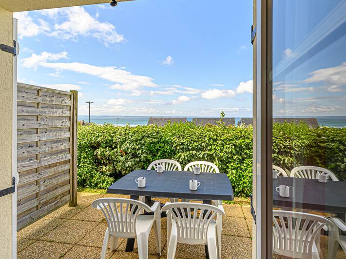 Location de vacances pour 6 personnes, avec piscine ainsi que balcon et vue sur l’océan à Saint-Nic - 3