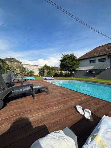 Gîte pour 7 personnes, avec piscine et terrasse à Holzheim