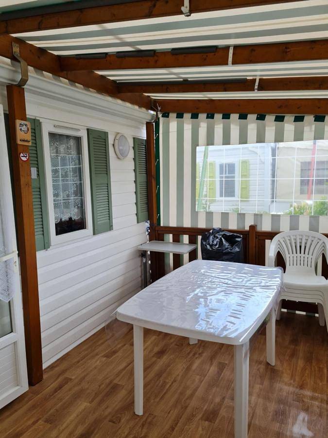 Camping pour 4 personnes, avec sauna et jardin ainsi que piscine et bassin pour enfant, adapté aux familles à Saint-Denis-d'Oléron - 4