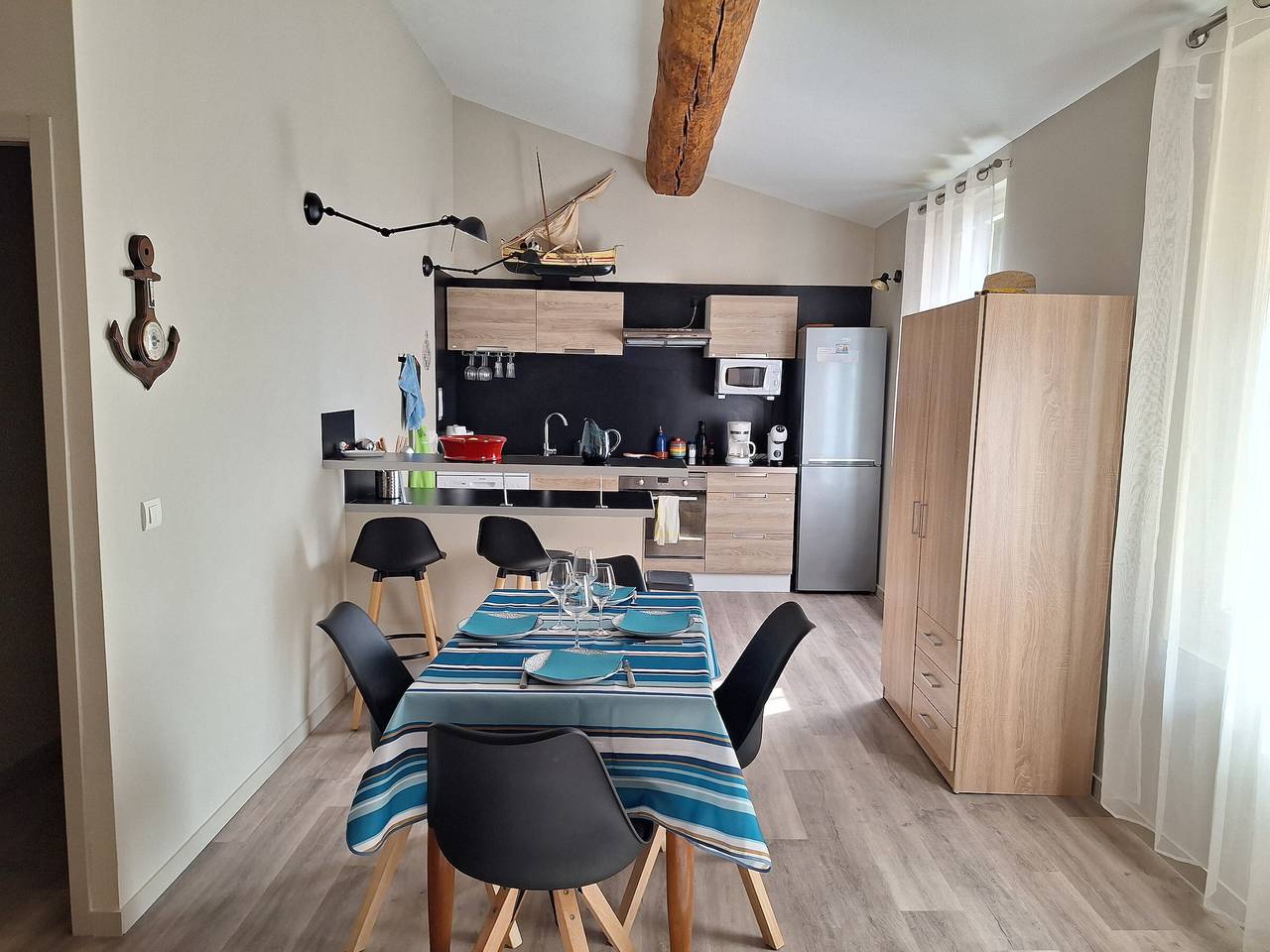 Apartamento entero, Encantador apartamento T3 en Port-Vendres, cerca de muelles, luminoso para 4 personas in La Côte Vermeille, Port-Vendres
