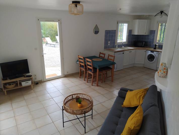 Gîte pour 4 personnes, avec terrasse ainsi que jardin et piscine à Trans-en-Provence - 4