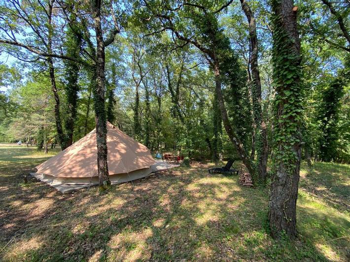 Camping pour 2 personnes, avec Terrasse ainsi que Jardin et Vue dans la Région de nyons - 4