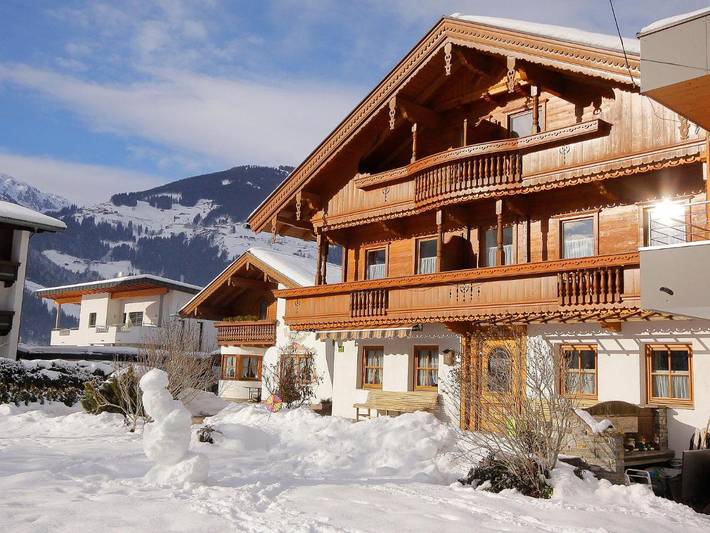 Ferienhaus für 11 Personen, mit Terrasse und Garten in Mayrhofen