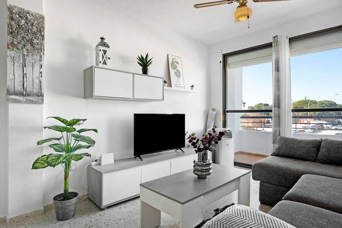 Apartamento entero, Apartamento vacacional "Almar" cerca de la playa con Wi-Fi in La Barrosa, Chiclana de la Frontera