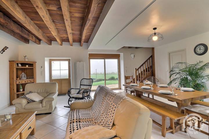 Gîte pour 6 personnes, avec terrasse et jardin dans Val-Couesnon - 3