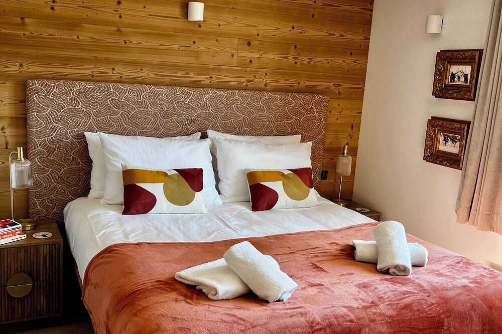 Chalet Penote, Les Gets - beautiful 6 bedroom chalet for Winter  & Summer in Les Gets, Les Portes du Soleil