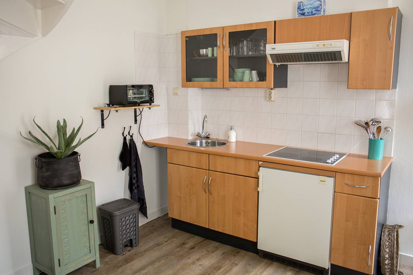 Geheel appartement, Rustig 2-persoons appartement bij water met botanische elementen in Blokzijl in Blokzijl, Nationaal Park Weerribben-Wieden