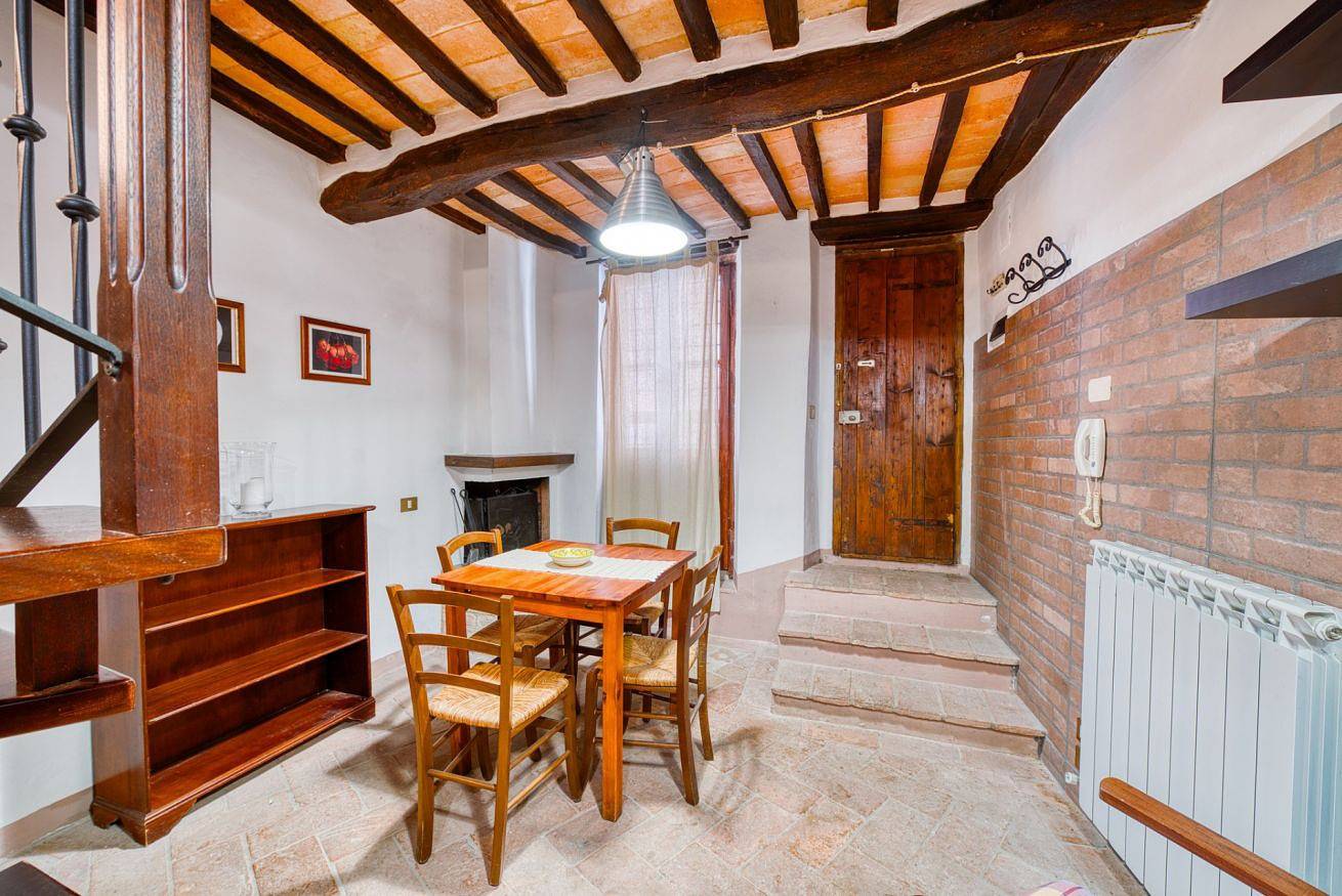 Apartamento entero, Guesthost - Comfy 2-Level Apartment near Perugia in Perugia, Provincia de Perugia