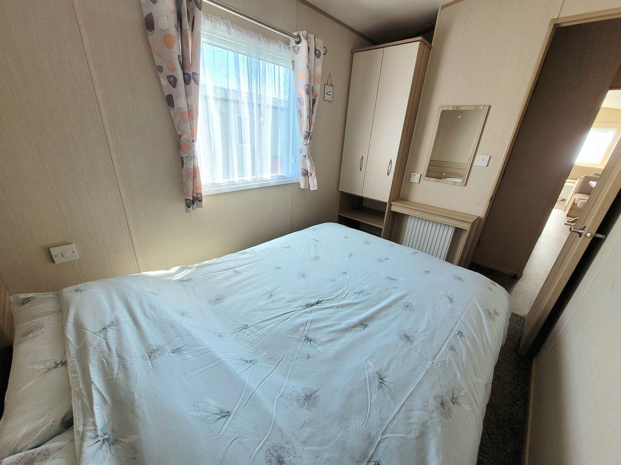 St Osyth- Sleeps8-freeparking-wifi-holidaypark in St Osyth, Essex