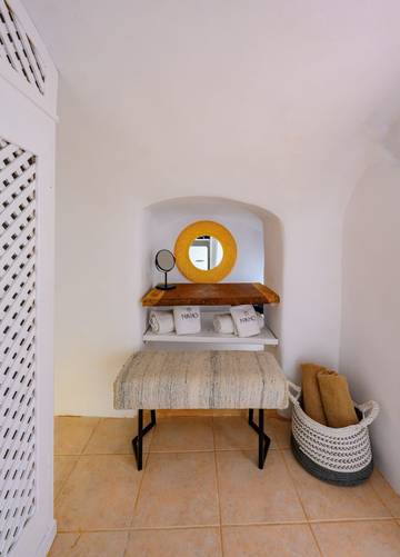 Villa pour 2 Personnes dans Ormos Ammoudiou, Oia, Photo 4