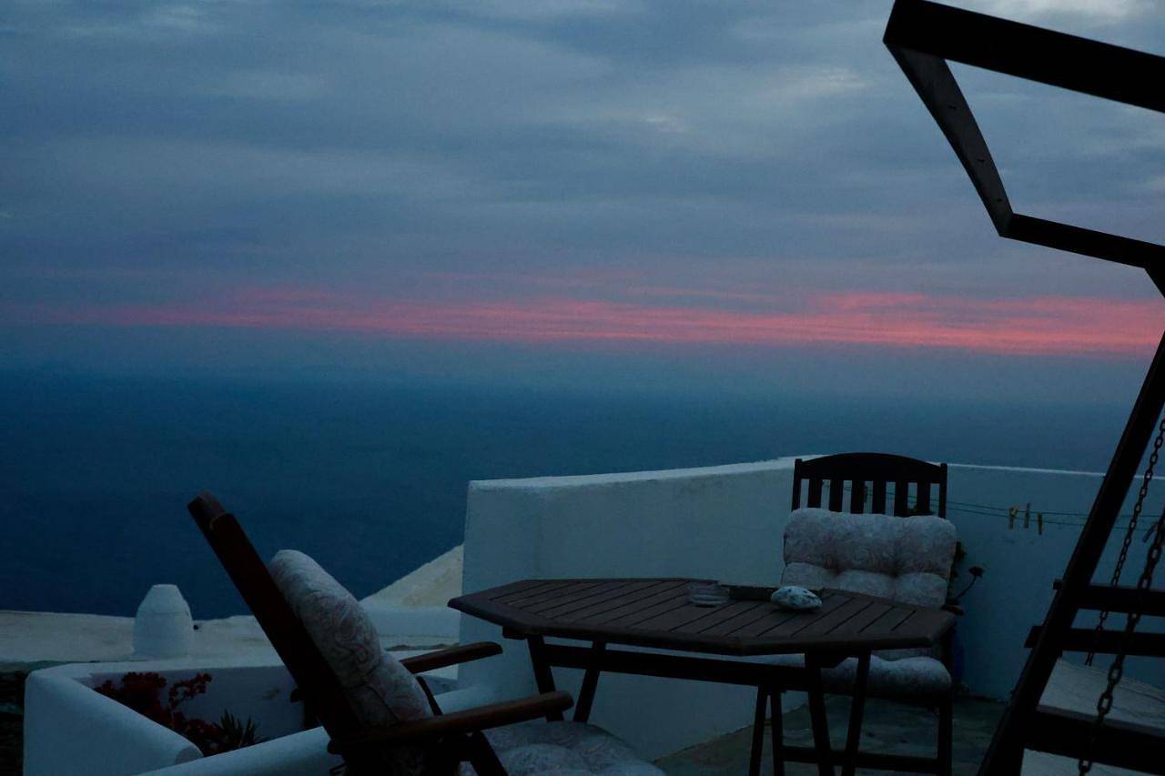 Anerada sunset in Áno Meriá, Folégandros