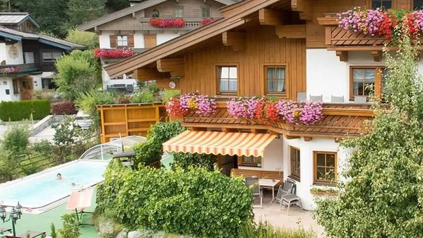 Appartement voor 6 personen, with tuin and balkon as well as zwembad and sauna in Leogang