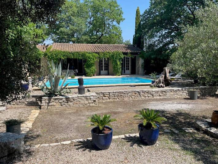Location de vacances pour 6 personnes, avec jardin ainsi que vue et piscine à Arpaillargues-et-Aureillac - 4