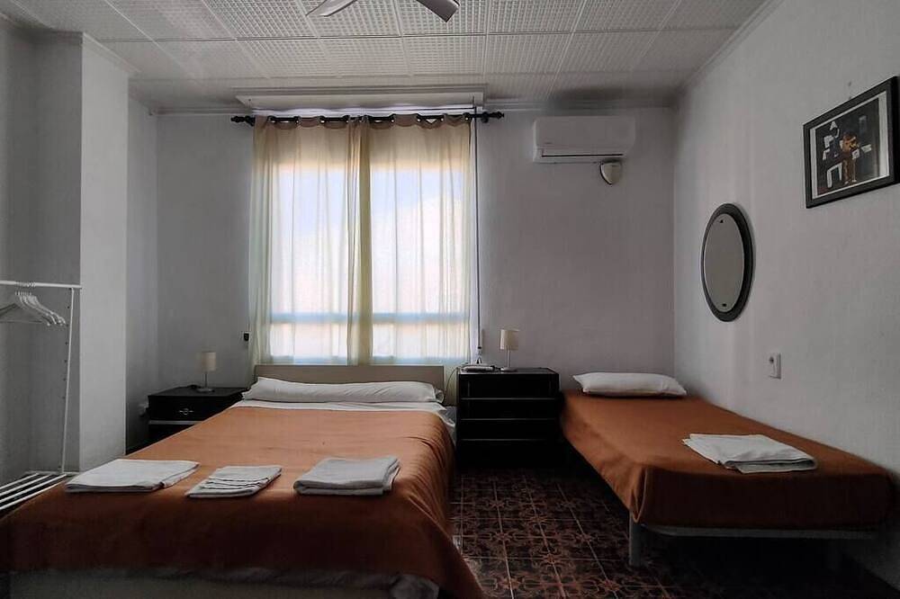 Apartamento entero, Pensión Benavente. 3 - (Playa 1,5km / Ap7-3min) in Moncófar, Costa del Azahar