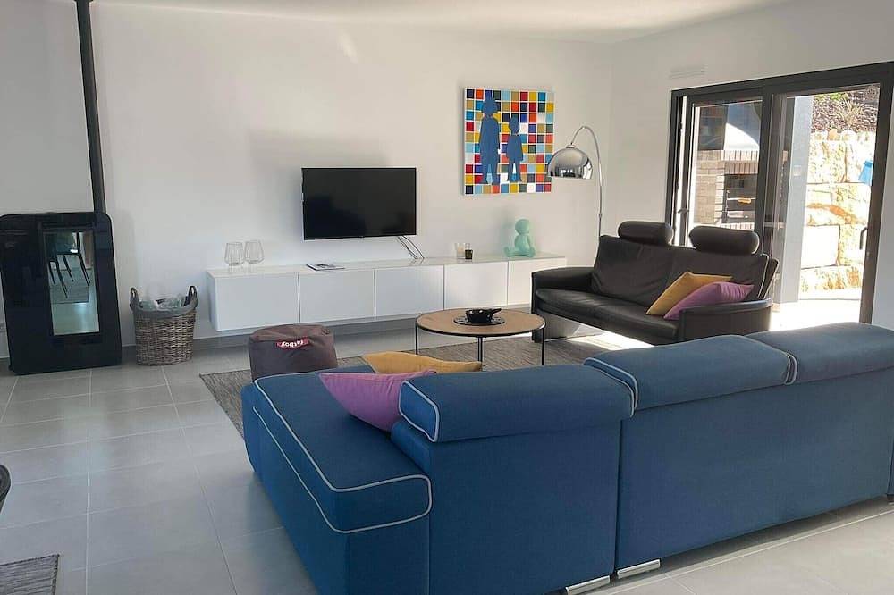 New holiday home for max. 8 people with heated private pool in Portugal! in Caldas da Rainha, Leiria District