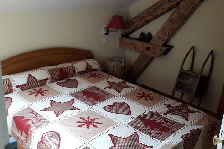Ganze Wohnung, Les Alpinistes gite 1st floor in Saint-Christophe-en-Oisans, Nationalpark Écrins