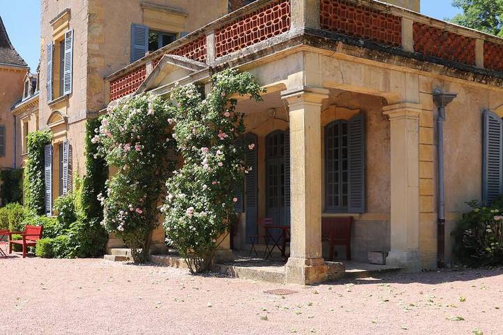 Gîte pour 14 personnes, avec piscine et terrasse