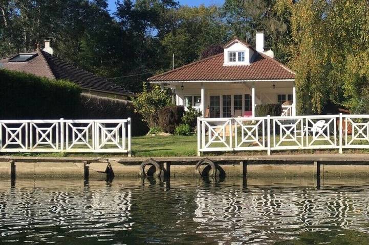 Location de vacances pour 4 personnes, avec Terrasse ainsi que Jardin et Sauna à Montigny-sur-Loing