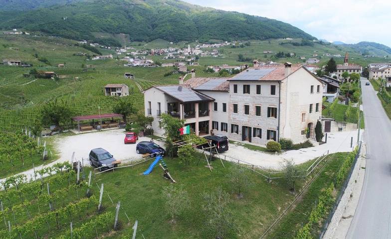 Appartamento per 4 persone, con piscina e panorama nonché giardino, con animali domestici in Valdobbiadene