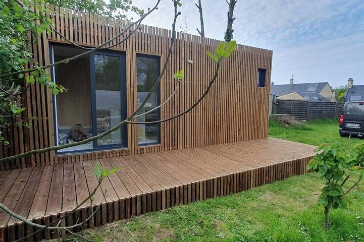 Studio de jardin  dans la campagne normande, prés des plages du débarquement. in Ryes, Région de Bayeux