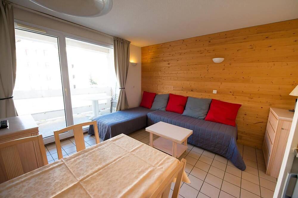 Appartement entier, Wifi, terrasse, parking, télévision, casier à ski, 29m², Le Collet d'Allevard in Allevard, Isère